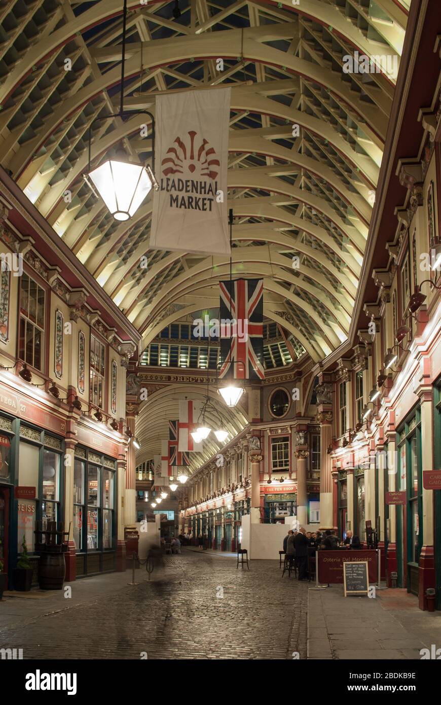 Mercado de comida tradicional mercado de ornace Arquitectura techo Leadenhall mercado, Gracechurch Street, Langbourn, Londres EC3V 1LT por Sir Horace Jones Foto de stock