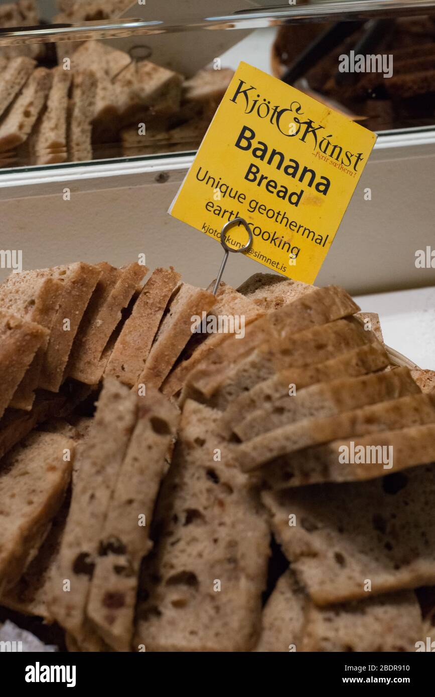Pan de plátano a la venta en el restaurante Kjöt og kúnst, Hveragerði Foto de stock