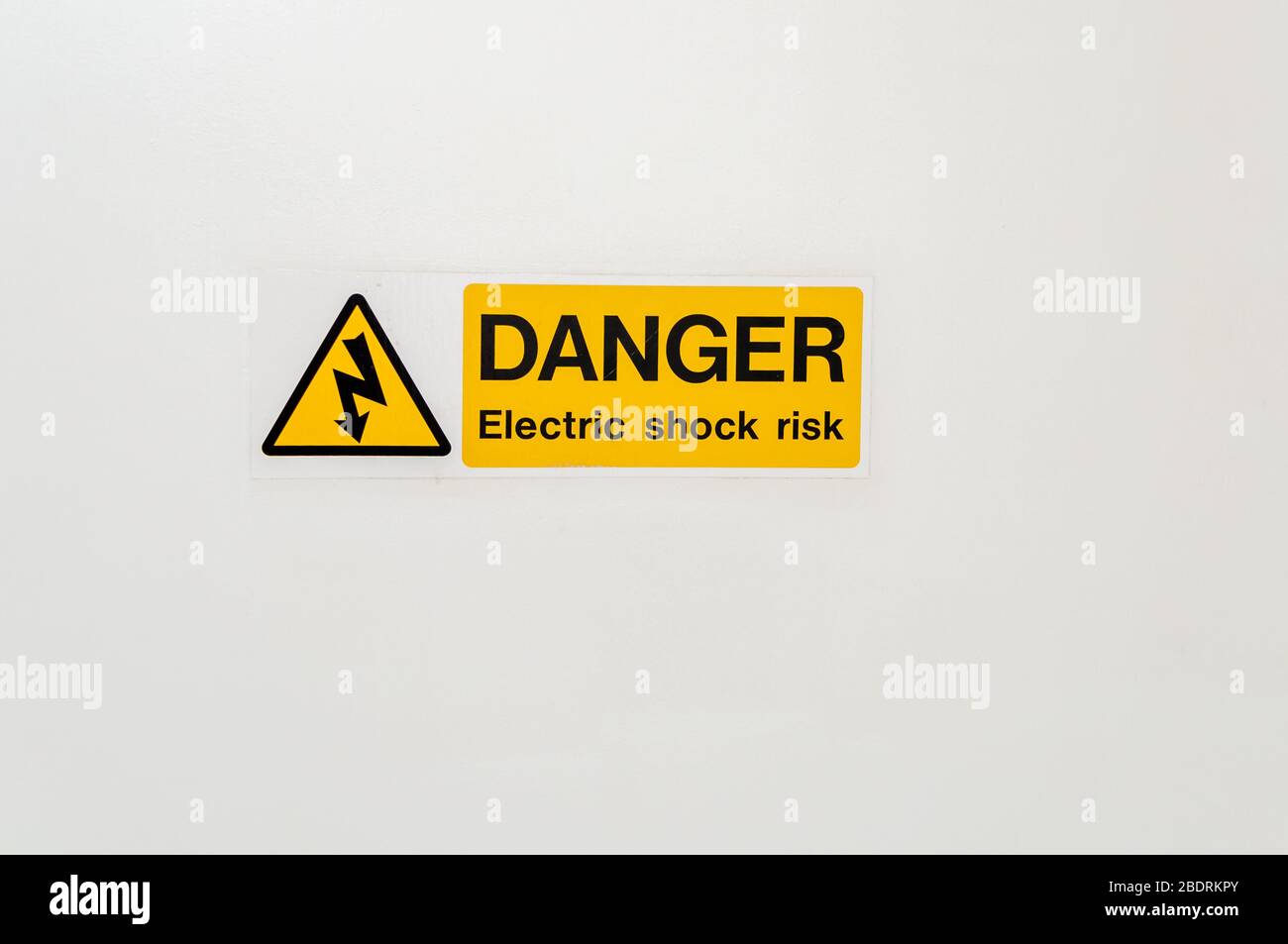Peligro señal de riesgo de descarga eléctrica Foto de stock