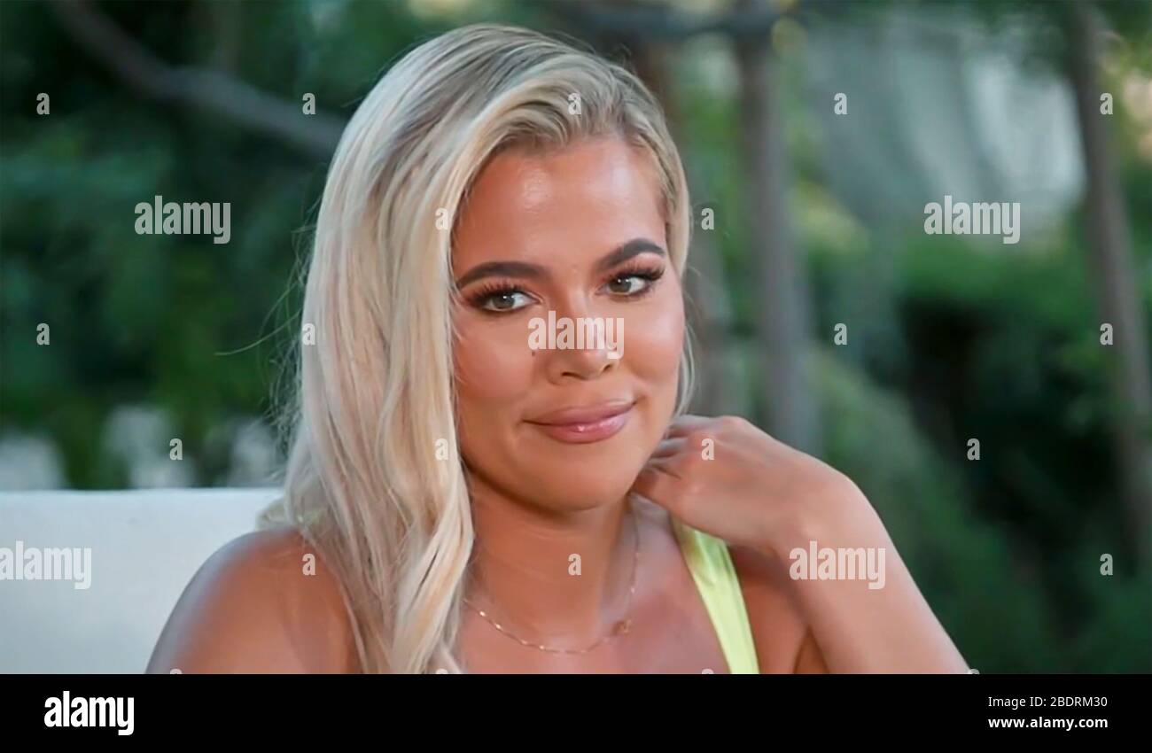 EE.UU. Khloe Kardashian en una escena de la ©E! Programa de TV de  entretenimiento: Keeping Up with the Kardashians - temporada 18 - E1  (2020). Ref: LMK110-J6426-070420 suministrado por LMKMEDIA. Sólo editorial.