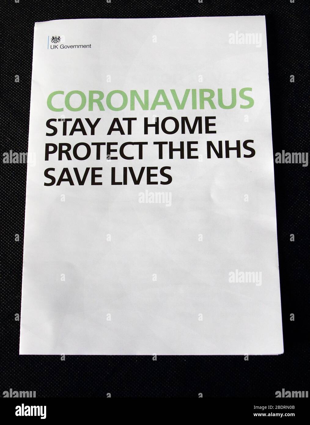 REINO UNIDO. Una carta de Coronavirus del primer ministro británico Boris Johnson ha sido enviada a todos los hogares del Reino Unido instando al público a quedarse en casa. Alrededor de 30 millones de hogares del Reino Unido recibirán la carta Covid-19, junto con un folleto sobre los síntomas, directrices y concienciación del Coronavirus. Reino Unido 6 de abril de 2020 Ref: LMK73-J6425-060420 Keith Mayhew/Landmark Media WWW.LMKMEDIA.COM Foto de stock