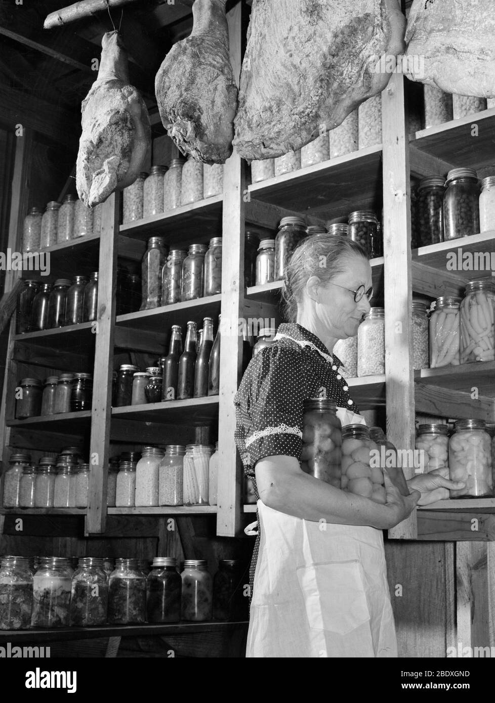 Home canning fotografías e imágenes de alta resolución Alamy