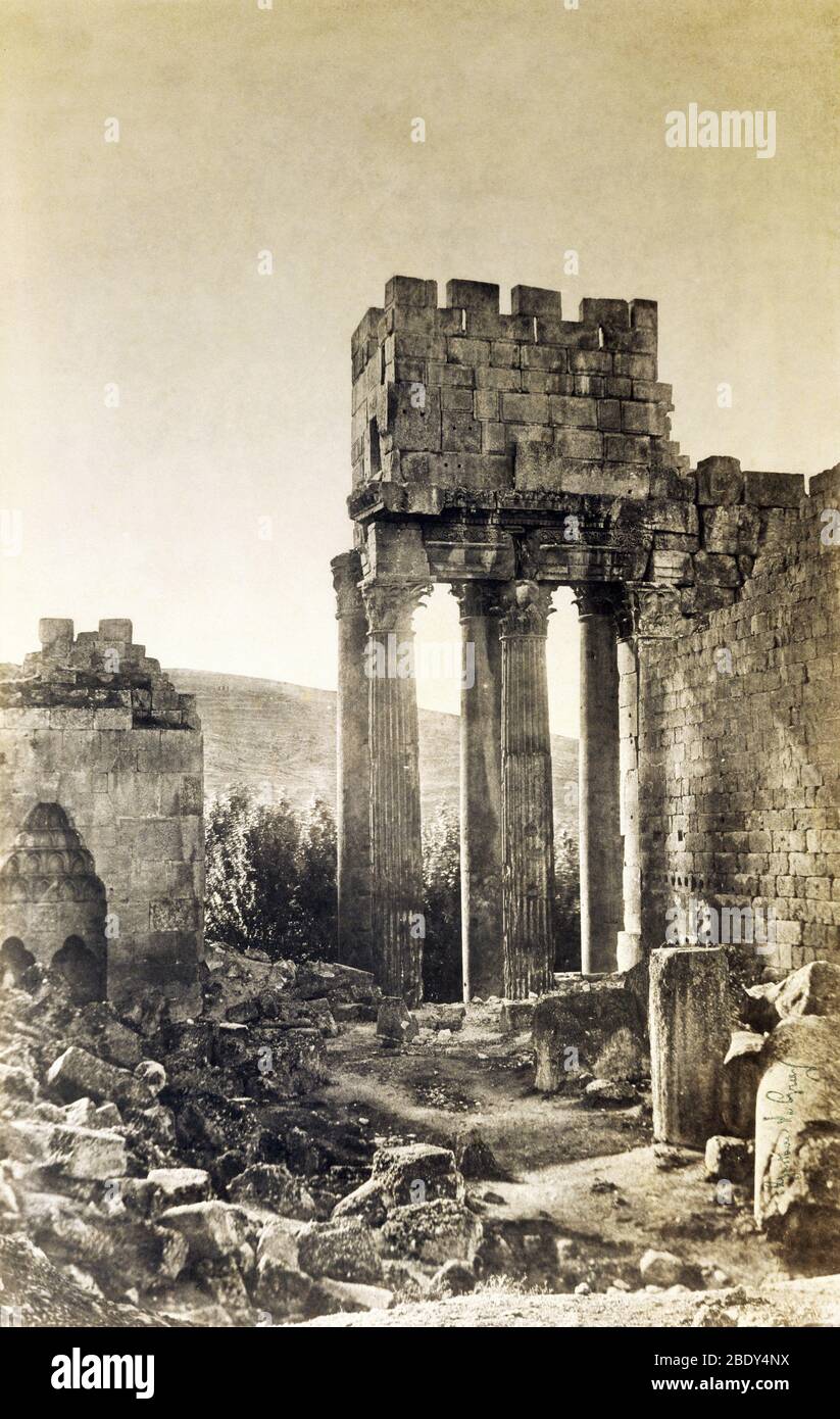 Peristyle, Templo de Bacchus, Baalbek Foto de stock