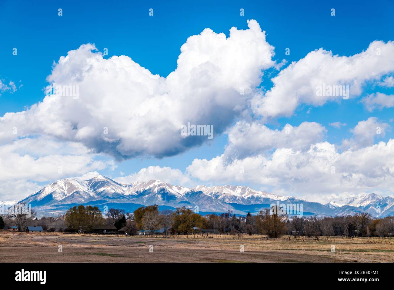 Ángel nevado de Shavano; Mt. Shavano; Collegiate Peaks; Montañas Rocosas; Colorado central; Estados Unidos Foto de stock
