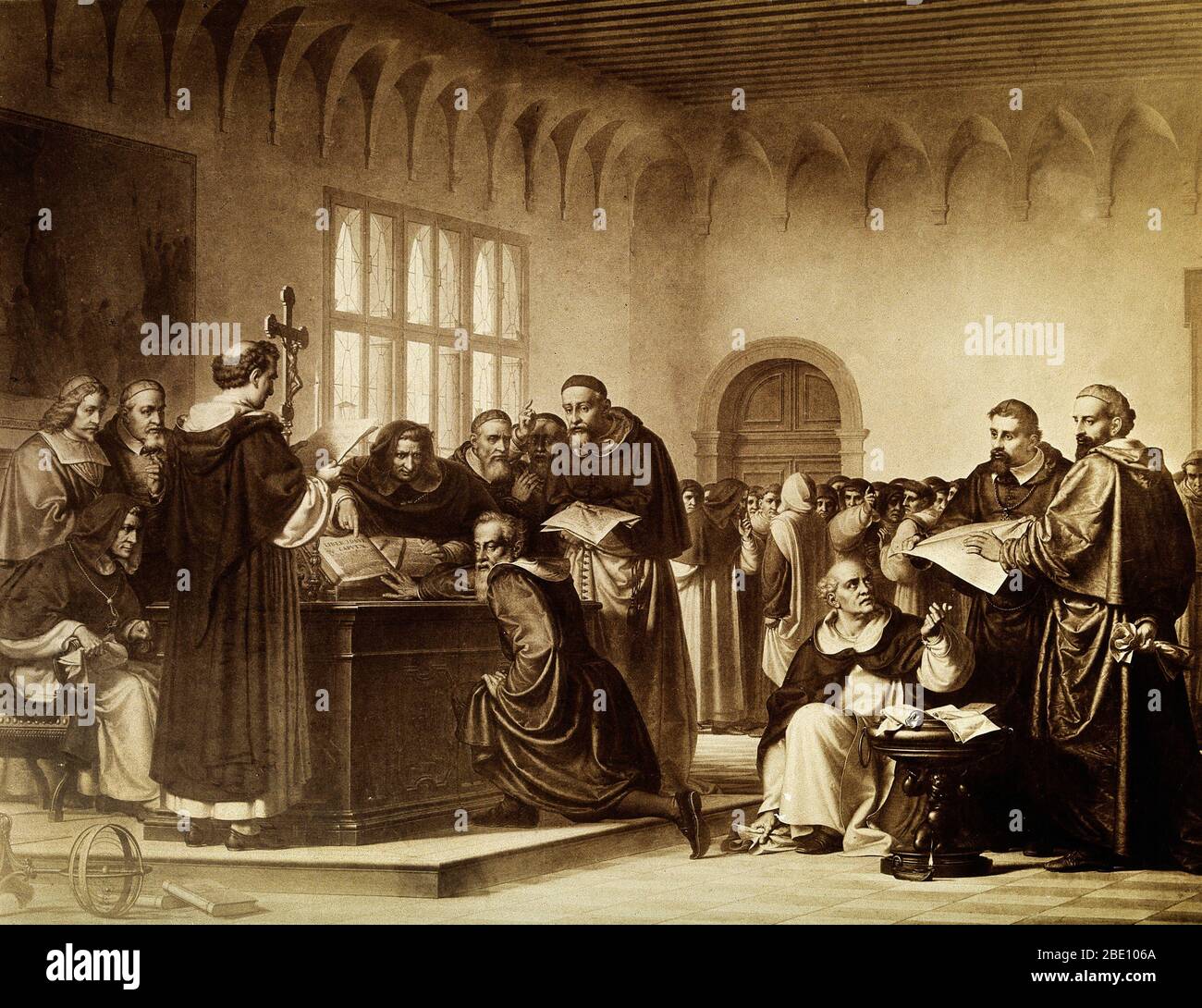 Galileo Galilei en su juicio por la Inquisición en Roma en 1633. Se le muestra empujando la Biblia. Galileo Galilei (15 de febrero de 1564 - 8 de enero de 1642) fue un físico, matemático, astrónomo y filósofo italiano. Galileo fue el primero en usar con éxito un telescopio para observar los cielos, descubriendo nuevas estrellas, montañas en la Luna y las fases de Venus. Su descubrimiento de las Lones que rodearon Júpiter, no la Tierra, ofreció apoyo al controvertido sistema Copernicano que quitó la Tierra del centro del sistema Solar. Esto puso a Galileo en conflicto con los Catholi Foto de stock