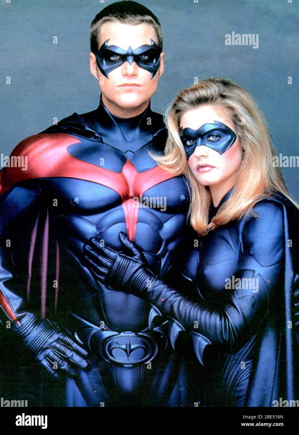 BATMAN Y ROBIN 1997 Warner Bros con Alicia Silverstone y Chris o'Donnell  Fotografía de stock - Alamy