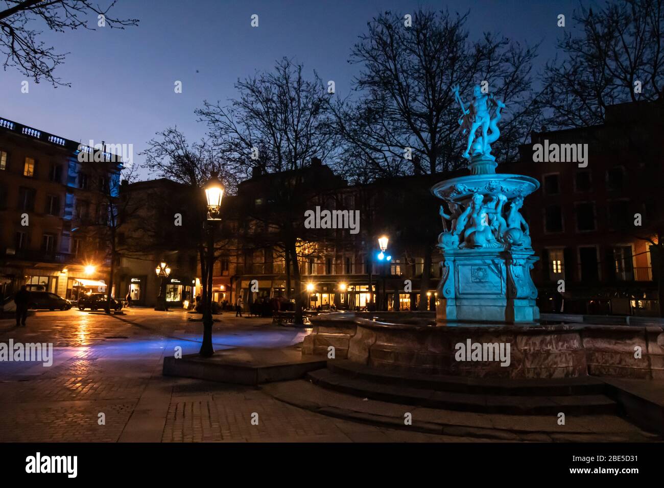 Place Carnot al atardecer, Carcassonne, Haute Garonne, Francia Foto de stock