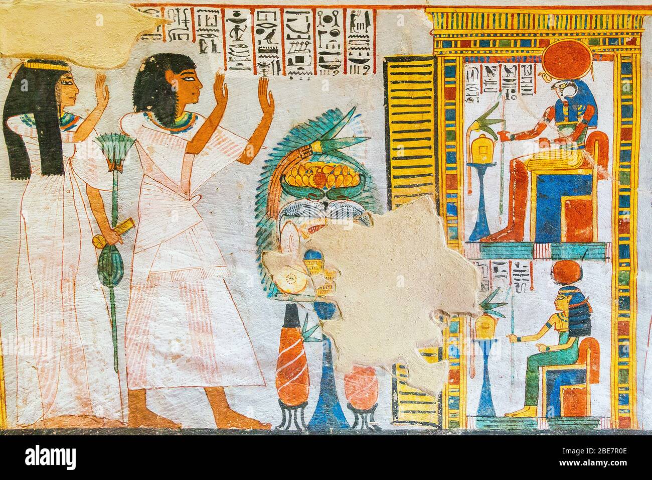 Patrimonio de la Humanidad de la UNESCO, Tebas en Egipto, Valle de los nobles (Dra Abu el Naga), tumba de Roy. Adorando a Ra-Horakhty y Hathor. Foto de stock