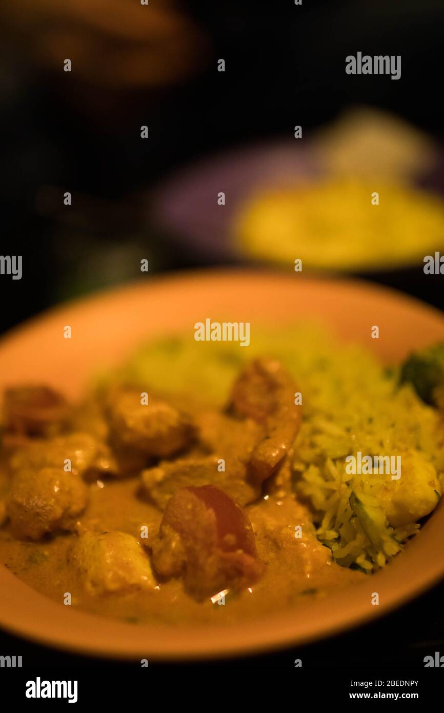 Carne de soja y pilaf en un plato de comida vegetariana. Foto de stock