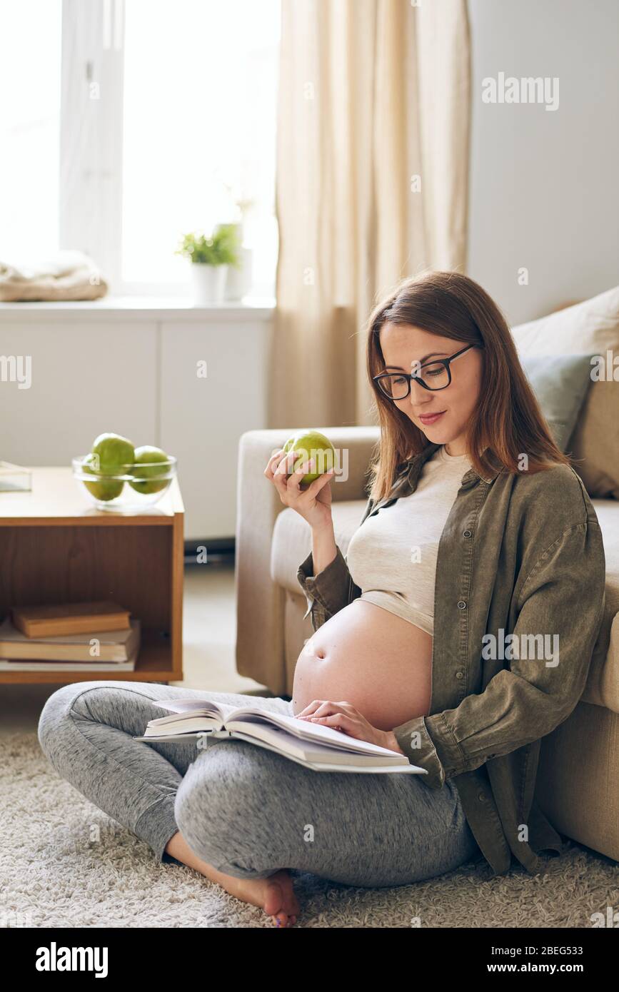 Relajación fertilidad humana fotografías e imágenes de alta resolución -  Alamy