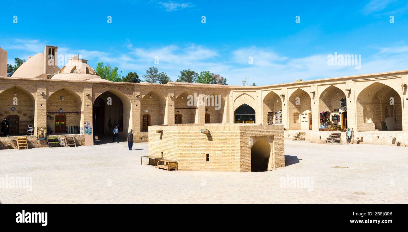 Patio Meybod Caravanserai, Provincia De Yazd, Irán, Asia Foto de stock