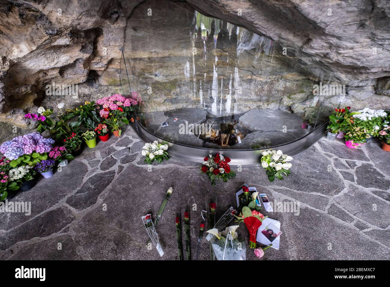 Gruta de lourdes fotografías e imágenes de alta resolución Alamy