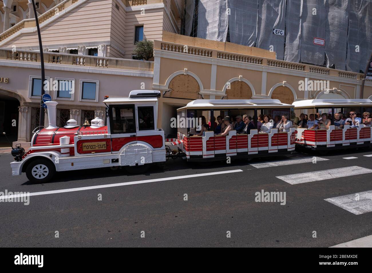 Recorrido turístico en tren en Monte Carlo, Mónaco, Europa Foto de stock