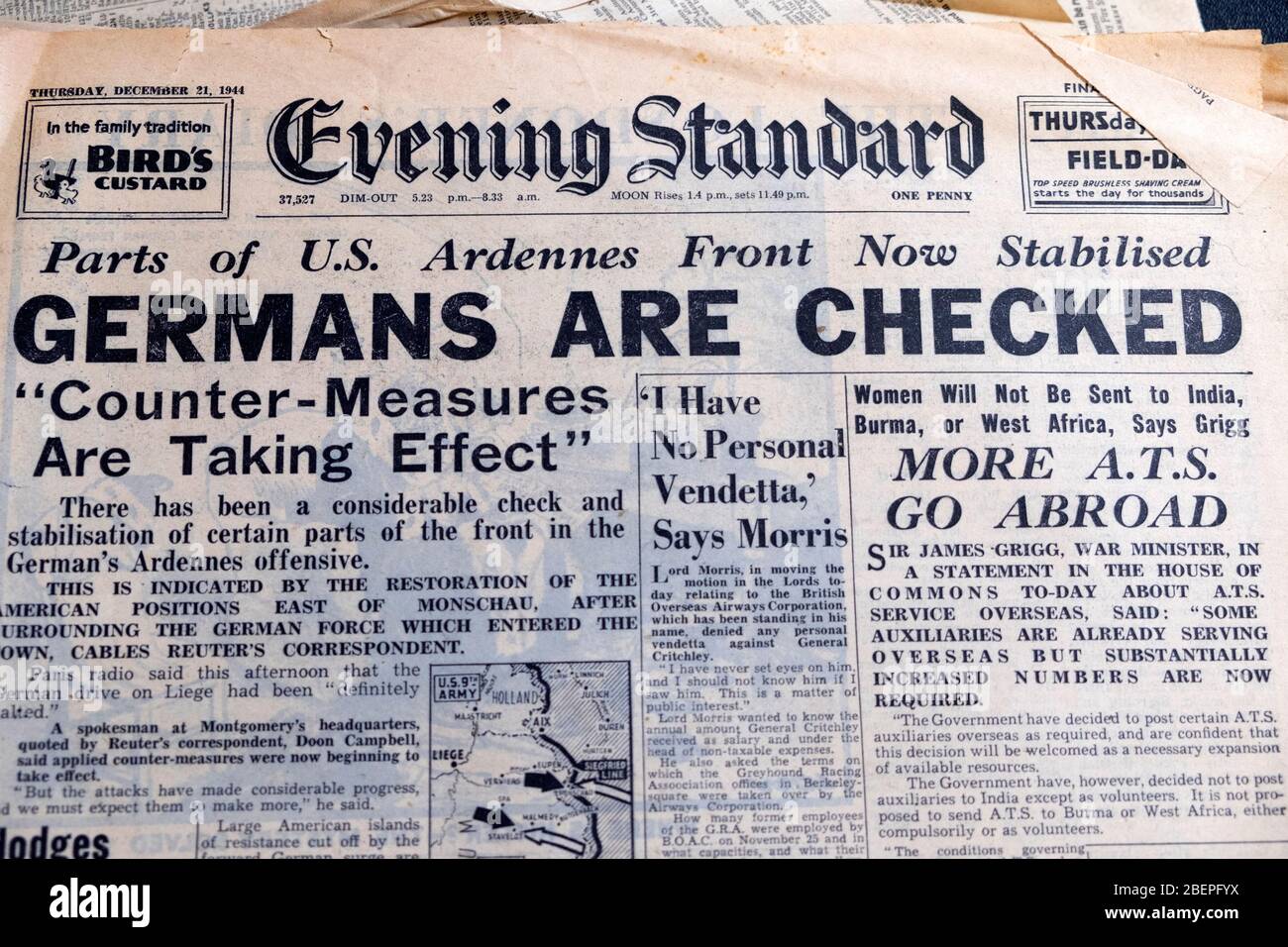 Noche Standard Segunda Guerra Mundial titular del periódico británico 21 de  diciembre de 1944 'los alemanes son cheerados' 'Partes del frente de  Ardenas ahora estabilizada' Londres Inglaterra Reino Unido Fotografía de  stock - Alamy