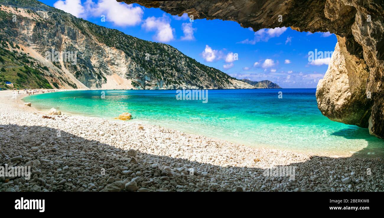 Hermosa bahía de Myrtos, isla cefalonia, Grecia. Foto de stock