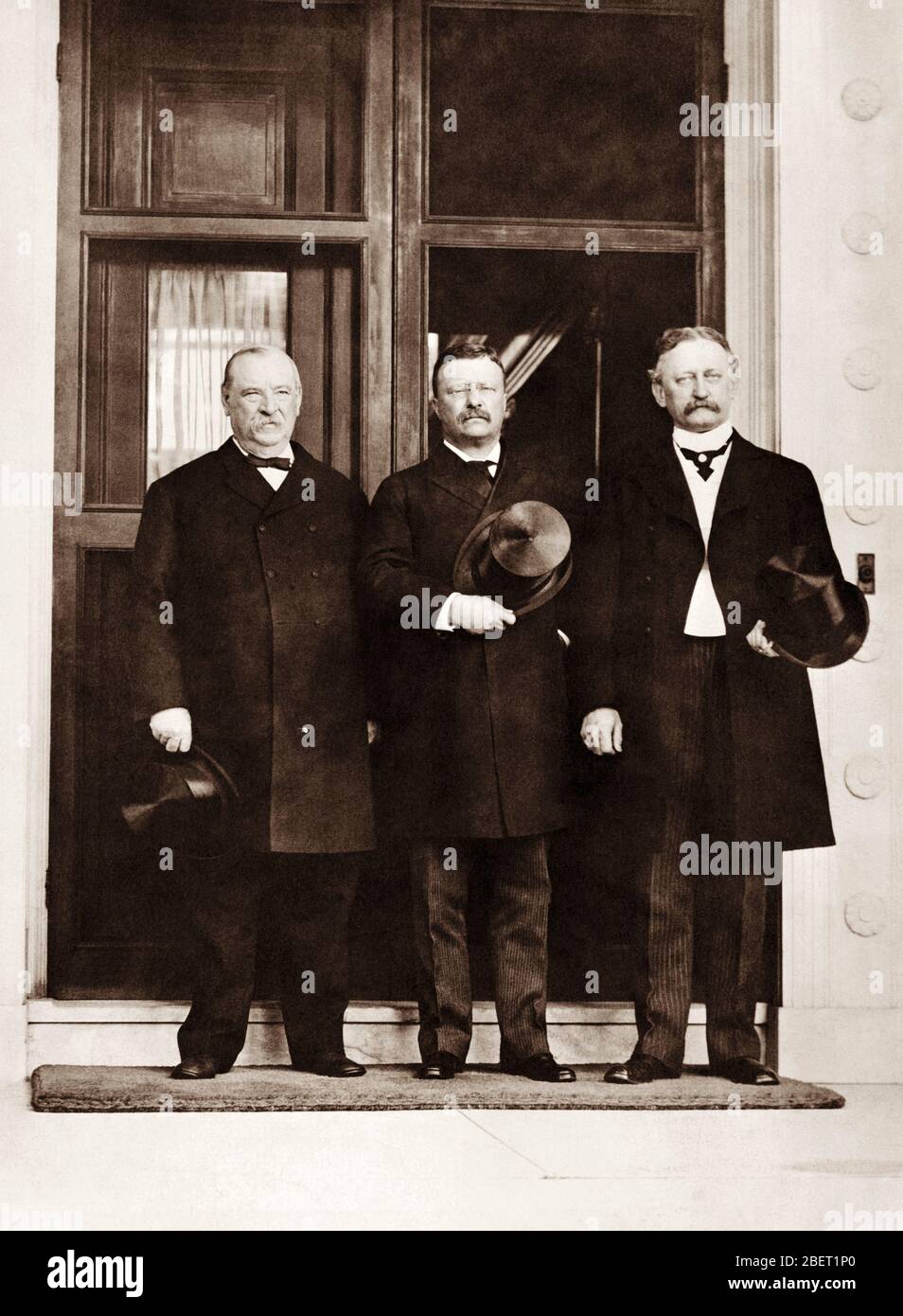 El presidente Theodore Roosevelt, Grover Cleveland y el gobernador David R. Francis. Foto de stock
