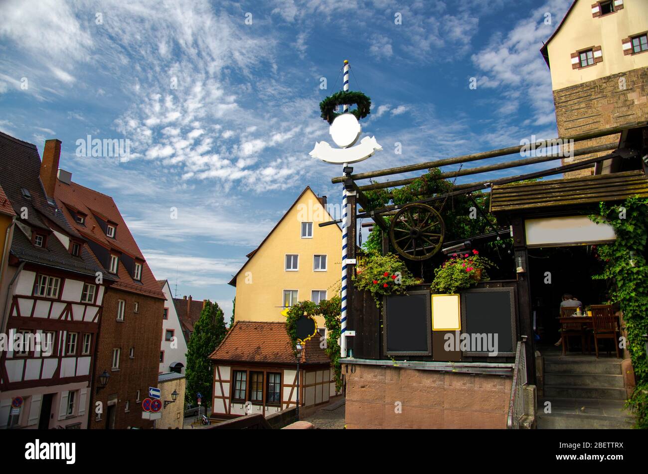 Antiguos edificios tradicionales en las calles de Nuremberg, región de Mittelfranken, Baviera, Alemania Foto de stock