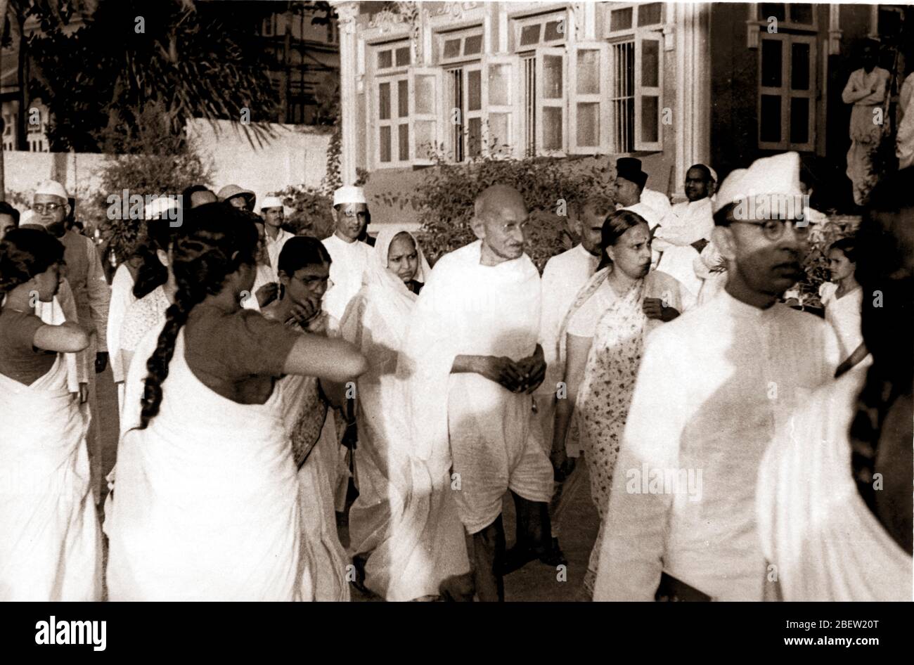 Mahatma Gandhi. Mohandas Karamchand Gandhi 2 de octubre de 1869 – 30 de enero de 1948 – fue un abogado indio, nacionalista anticolonial y político-eticista, que empleó la resistencia no-nonova para liderar la exitosa campaña por la independencia de la India del dominio británico. Foto de stock