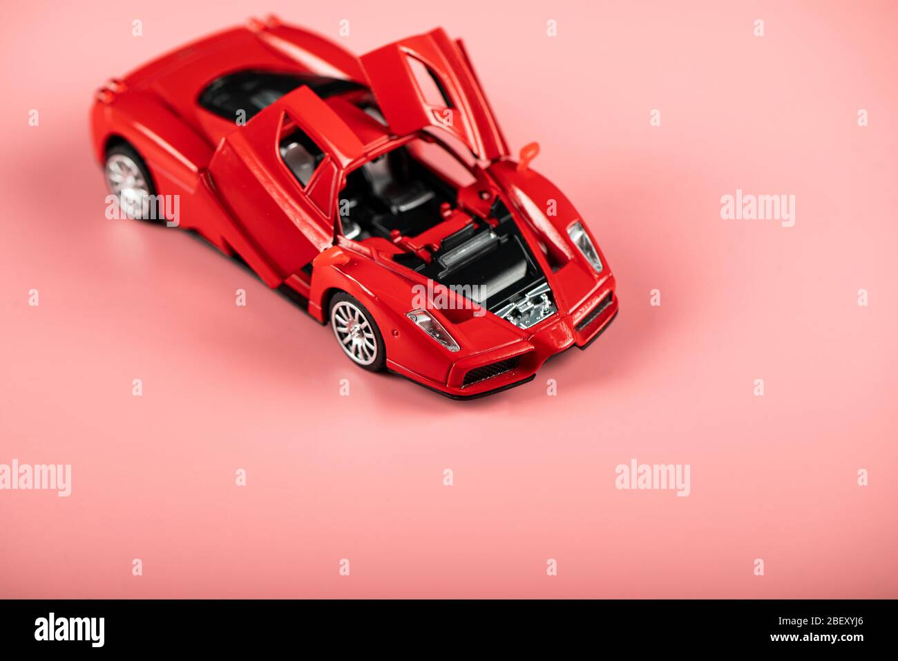 Coches de juguete que se abren las puertas top