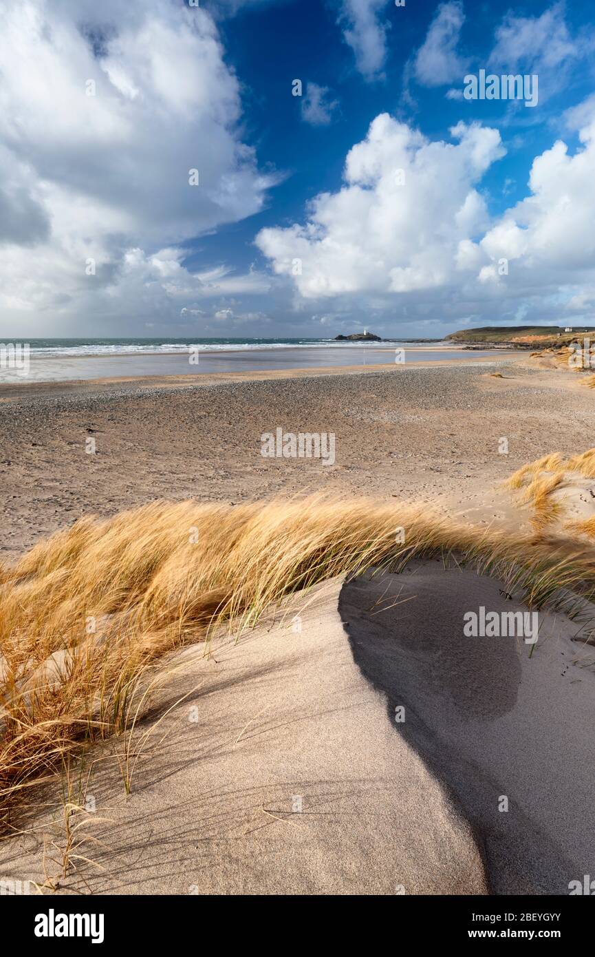 Dunas de arena esculpidas por el viento en Gwhian Foto de stock