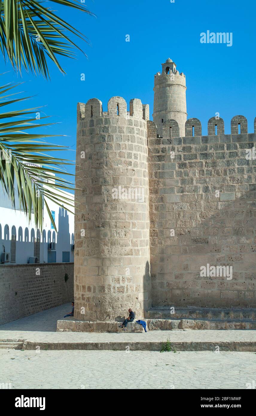 Fachada exterior del fuerte de Ribat en la Medina, Sousse, Túnez Foto de stock
