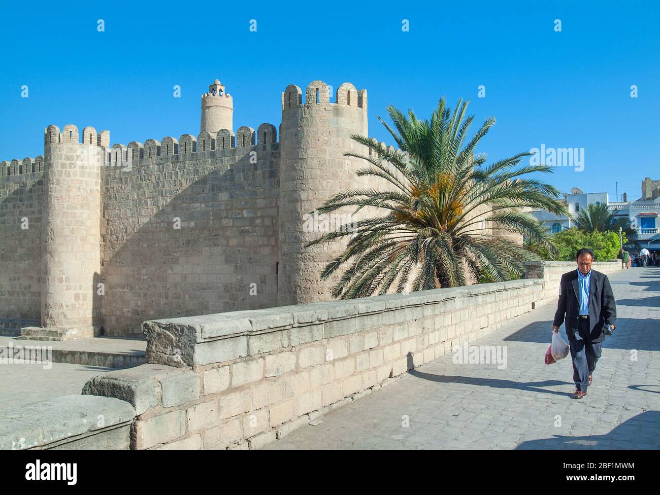 Fachada exterior del fuerte de Ribat en la Medina, Sousse, Túnez Foto de stock