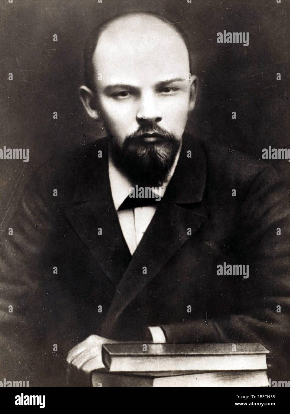 VLADIMIR LENIN (1870-1924) revolucionario ruso alrededor de 1897 Foto de stock