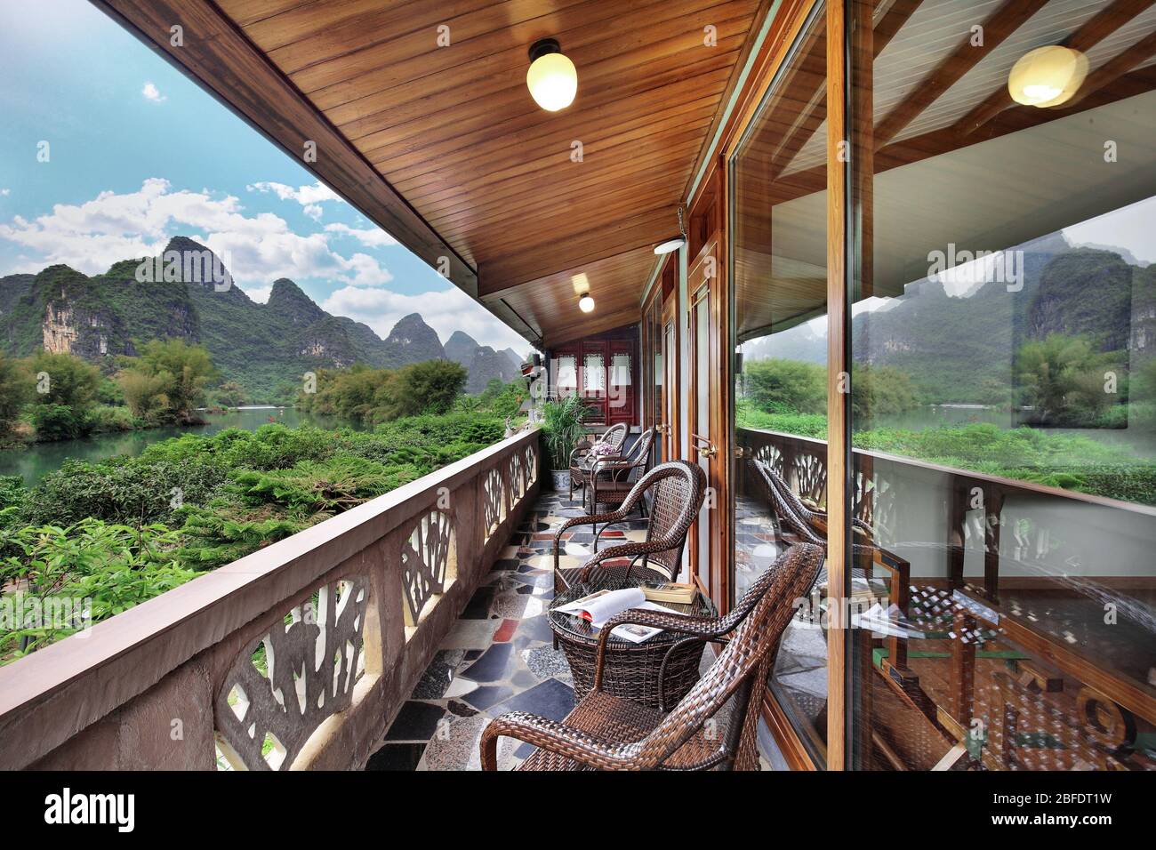 Yangshuo Mountain Retreat Rooms, Hoteles en Yangshuo China Foto de stock