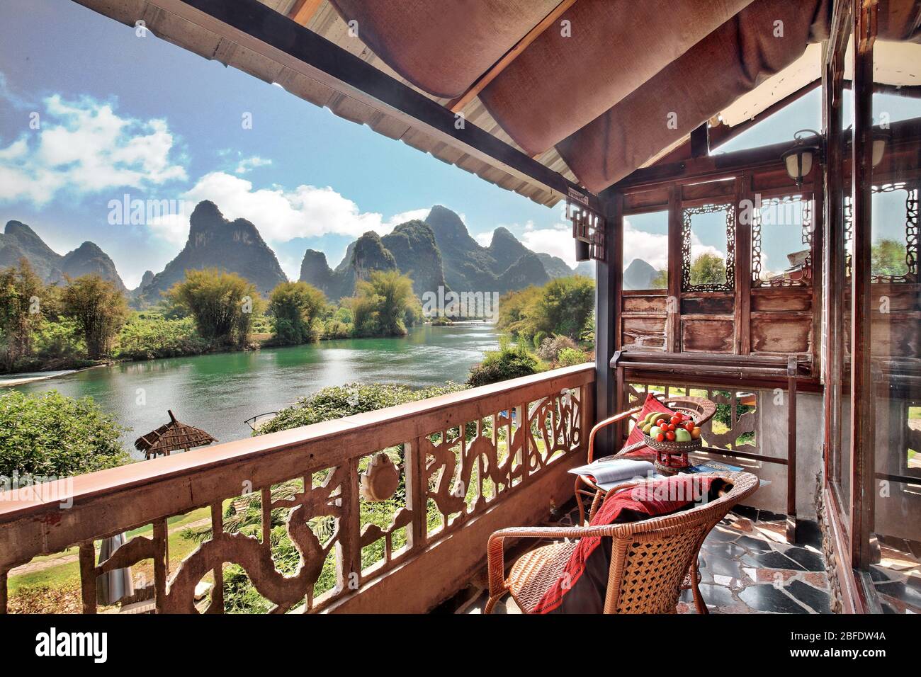 Yangshuo Mountain Retreat Rooms, Hoteles en Yangshuo China Foto de stock