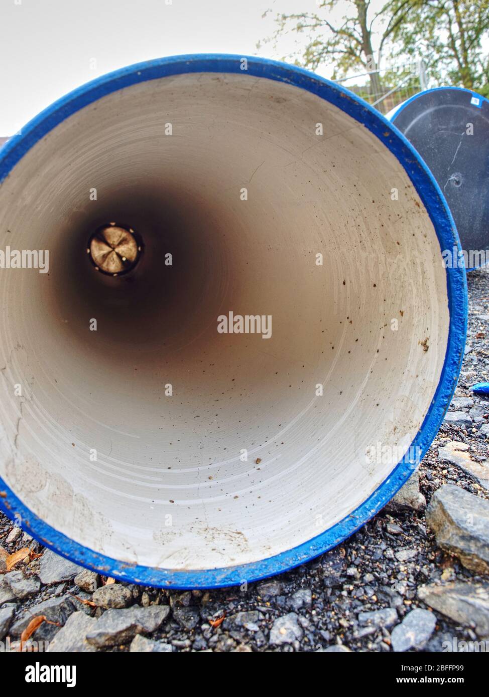Tubo de diámetro grande. Tubos de PVC de gran diámetro preparados para  colocar en obra Fotografía de stock - Alamy