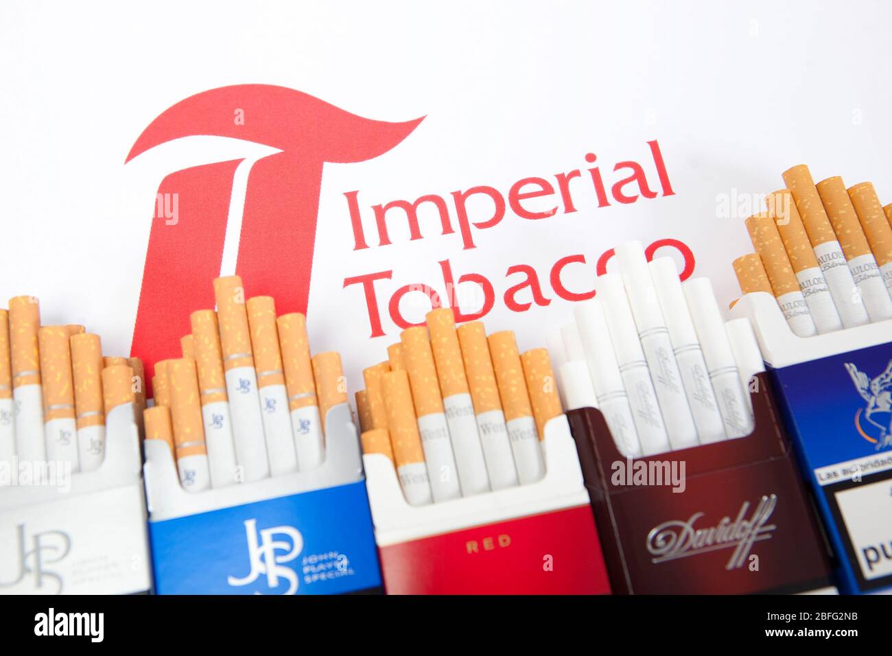 Productos de la cartera de cigarrillos del tabaco Imperial. Foto de stock
