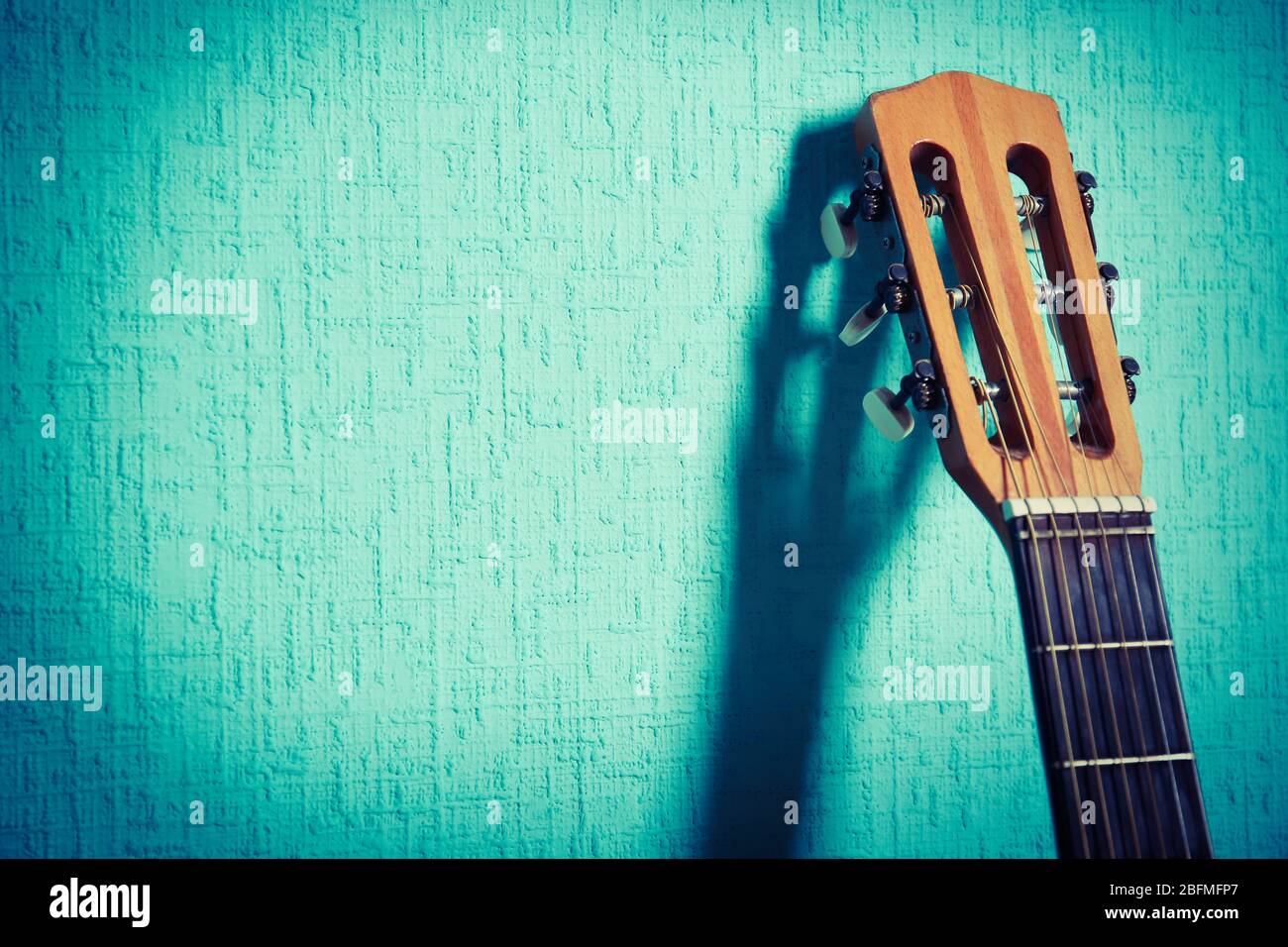 Fondo de pantalla de guitarra fotografías e imágenes de alta resolución -  Alamy
