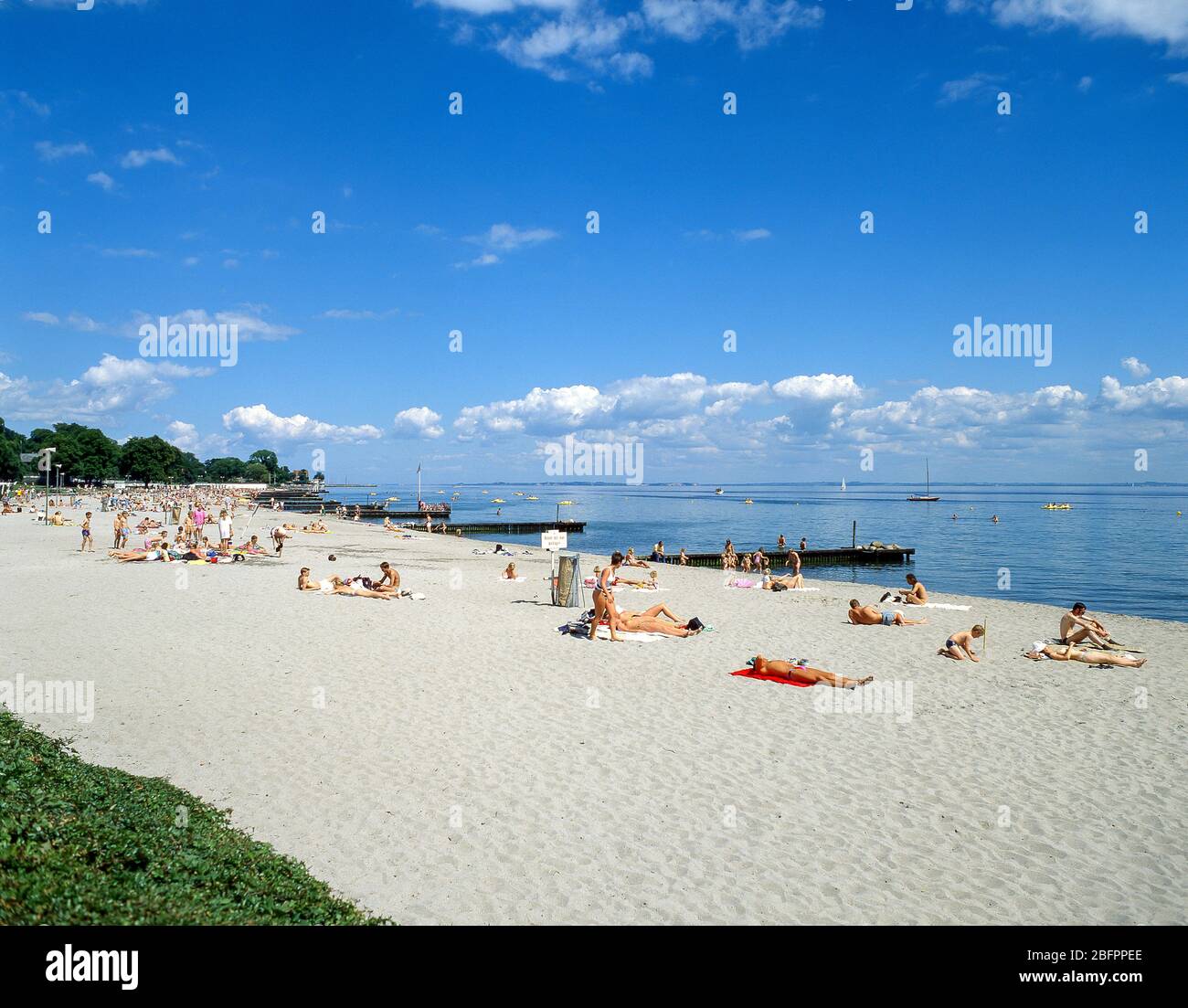 Bellevue Beach (Strandbag), Klampenbourg, Reino de Dinamarca Foto de stock