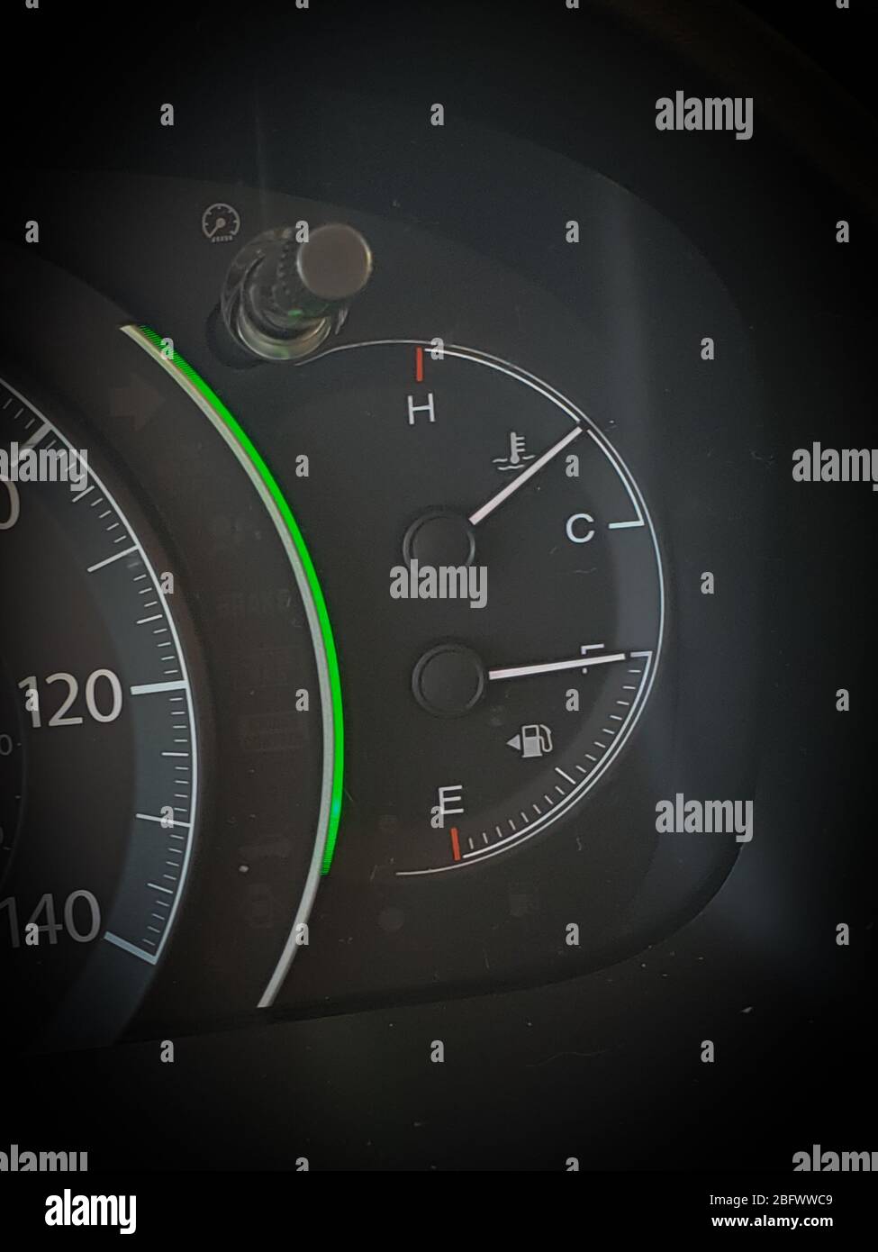 Un indicador de tanque de gas que muestra un tanque lleno de gas Foto de stock