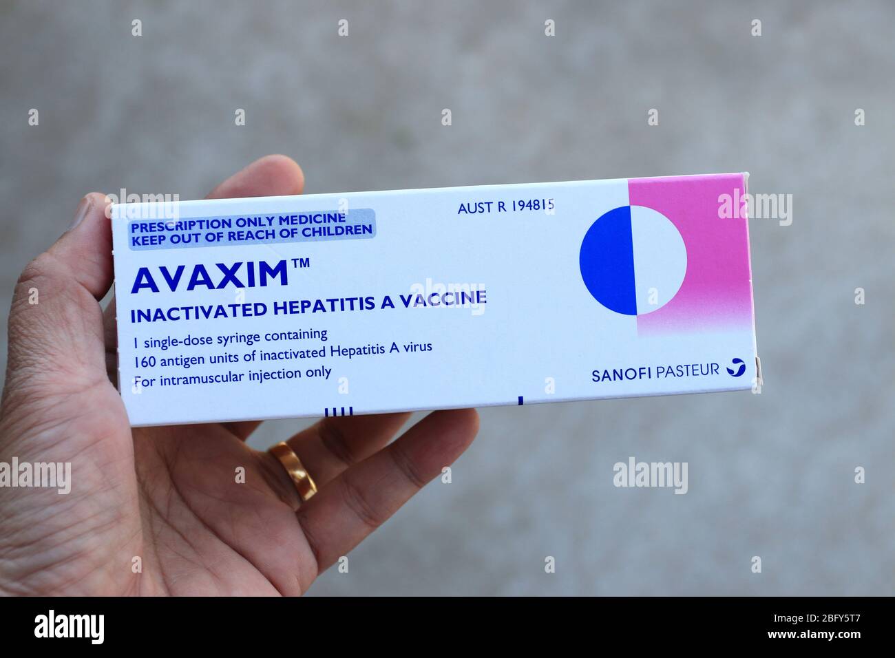 (NO ES UN MEDICAMENTO REAL. Esta es una foto de stock). Primer plano de la vacuna contra la hepatitis A de Avaxim Foto de stock