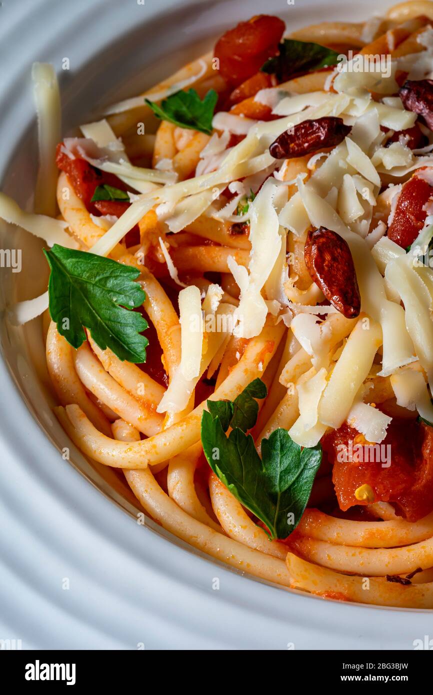 Bucatini vegetariano pomodoro. Foto de stock