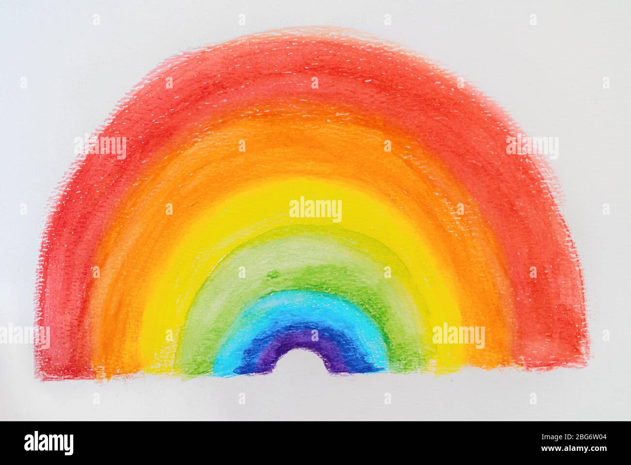 Rainbow pintando niños dibujando en aguarelle de colores gouache para la positividad durante la pandemia de COVID-19. Foto de stock