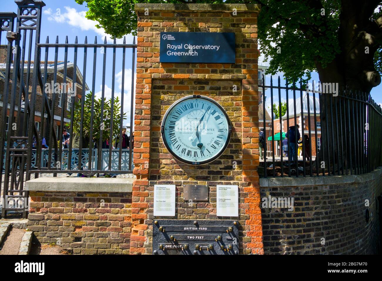 Royal Observatory Greenwich England Reloj magnético Hora primer meridiano cero longitud Hemisferios Londres Reino Unido Europa UE Foto de stock