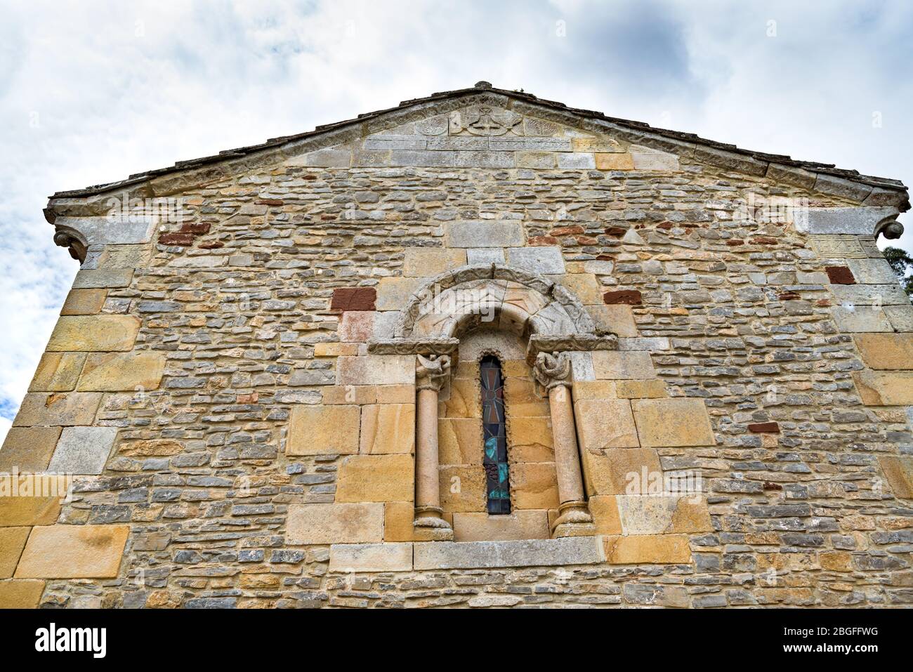 Foto de Iglesia de San Andrés de Valdebárzana en Allande, Asturias