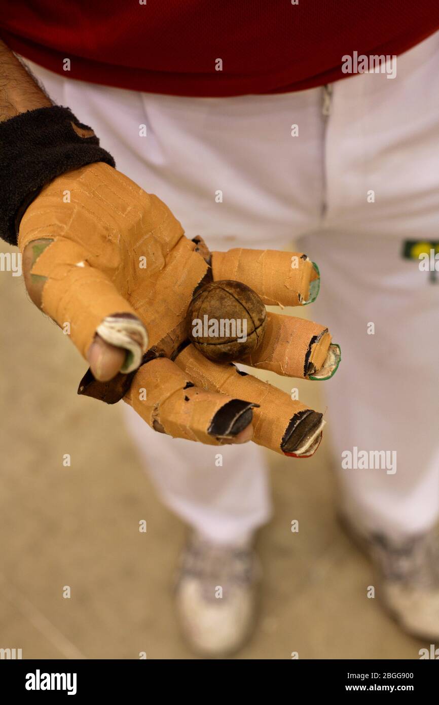 Juego de la pilota valenciana en el Trinquet de Pedreguer. La Marina Alta,  país Valencià (España, Europa Fotografía de stock - Alamy