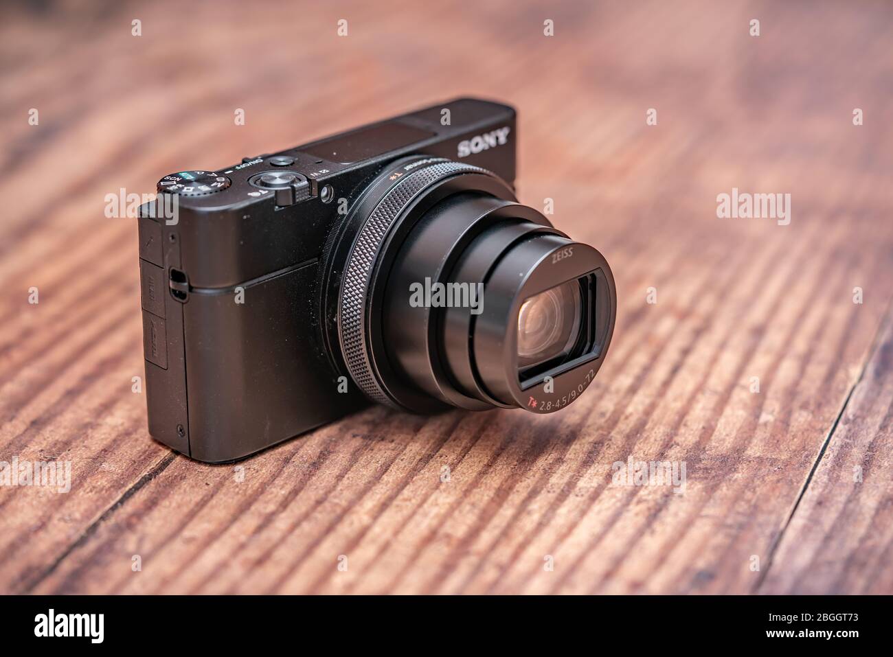 Sony rx100 fotografías e imágenes de alta resolución - Alamy