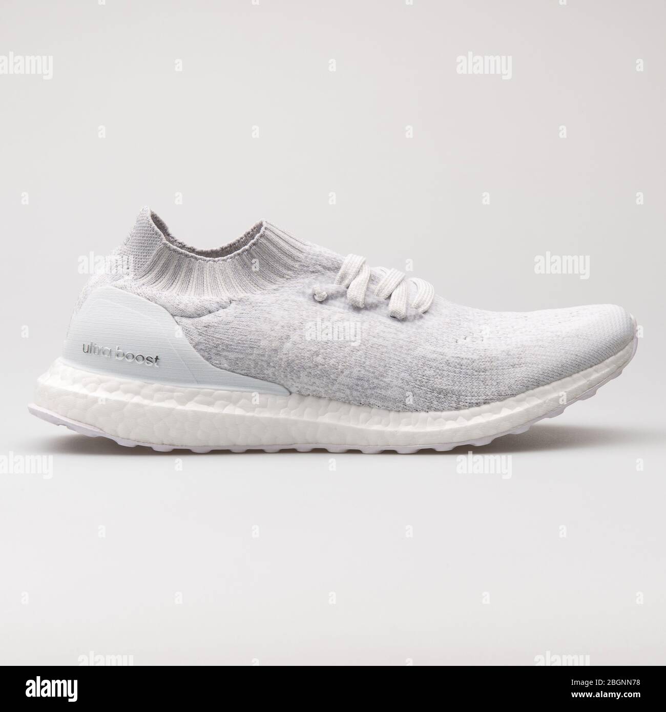 Adidas ultra boost fotografías e imágenes de alta resolución - Alamy