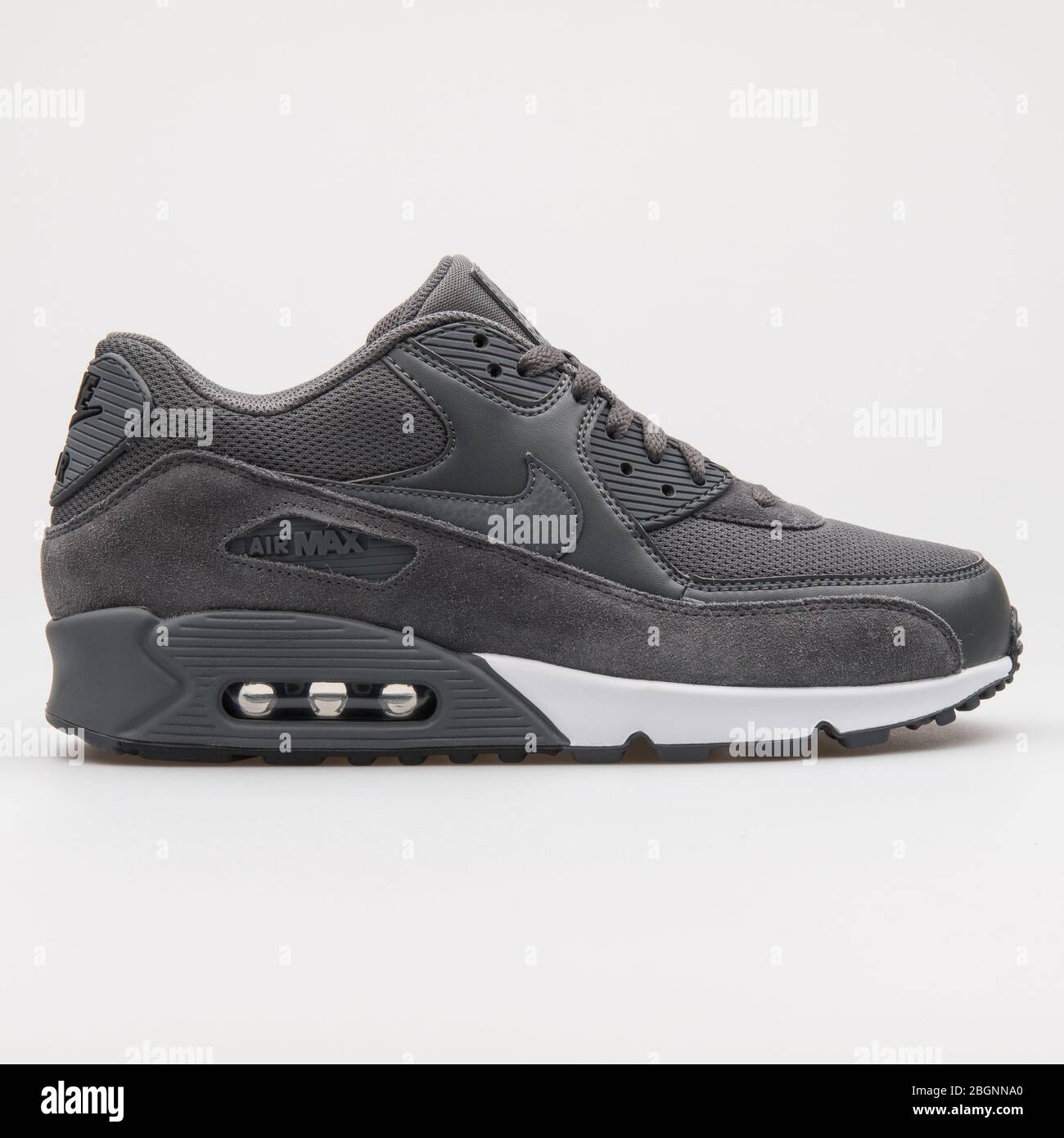 White nike air max trainers sneakers kicks fotografías e imágenes de alta resolución - Página - Alamy