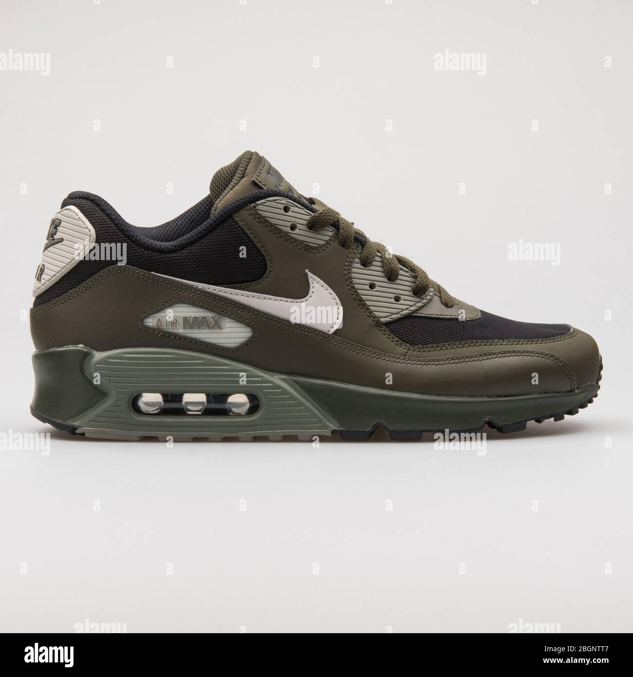 Nike air max 90 verde fotografías e imágenes de alta resolución - Alamy