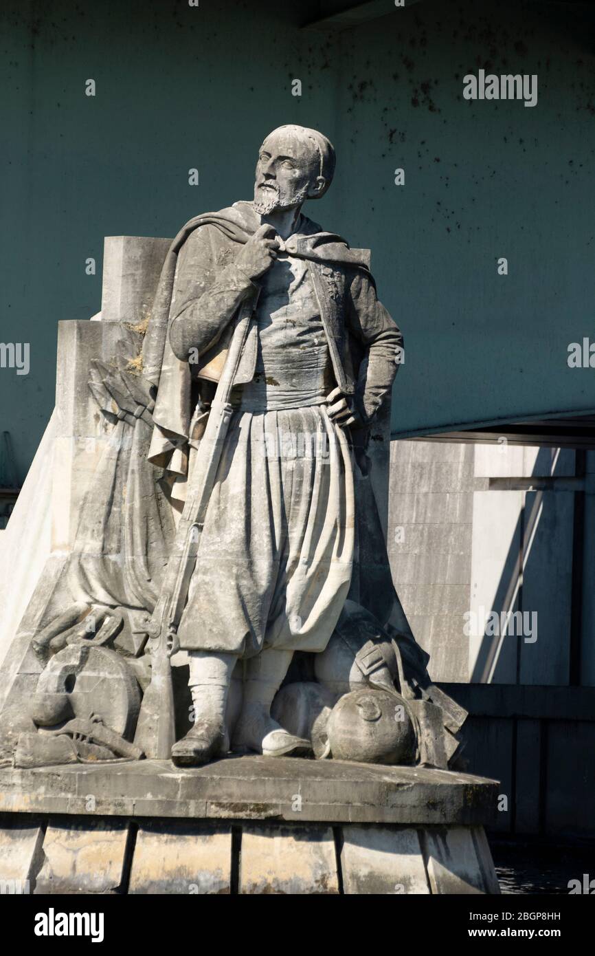 La estatua del soldado Zouave del Pont de l'Alma (Puente Alma) en París, Francia. Foto de stock