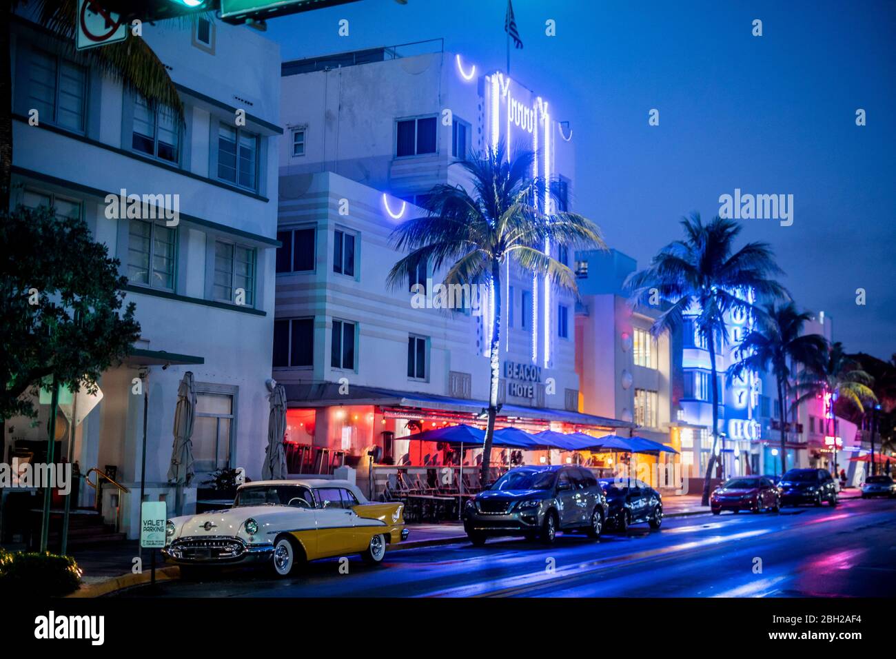 Ocean Drive por la noche, Miami, Estados Unidos Foto de stock