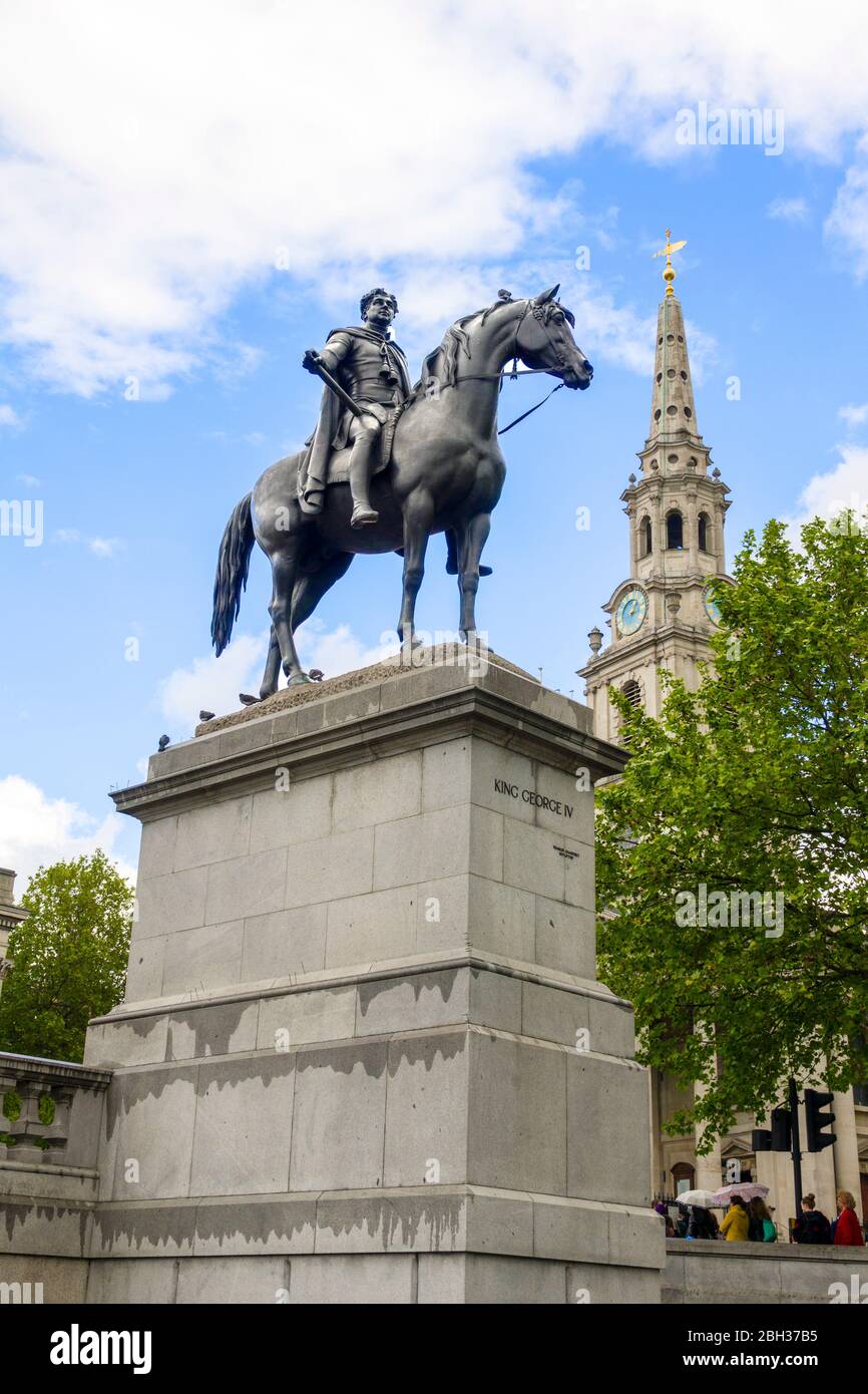 Estatua del rey Jorge IV Trafalgar Square Londres Inglaterra Reino Unido Capital River Thames Reino Unido Europa UE Foto de stock