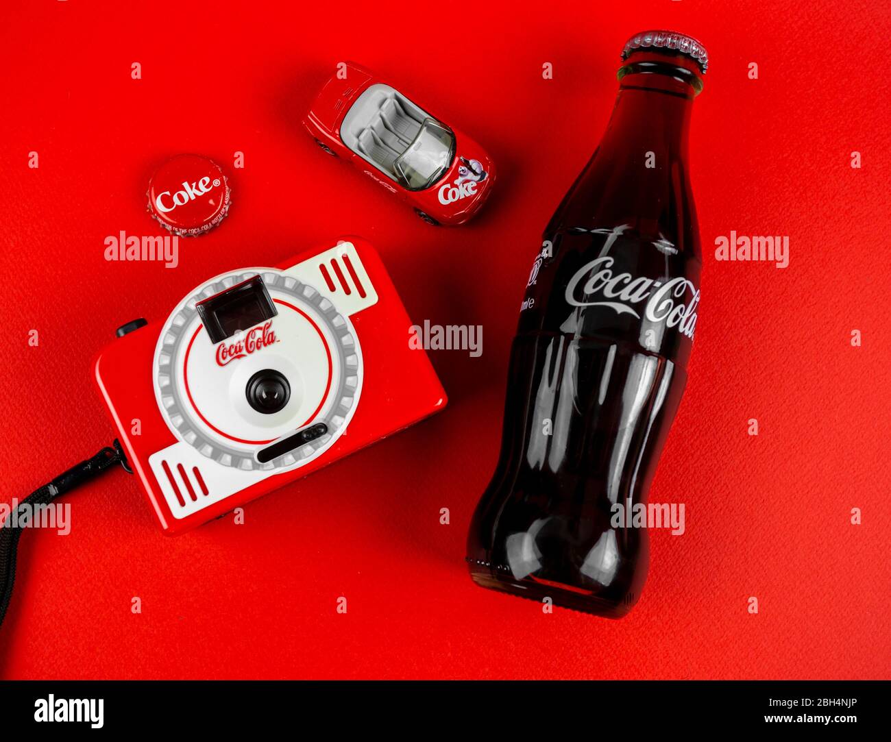 Cola Bottle Hand Fotos E Imagenes De Stock Pagina 4 Alamy