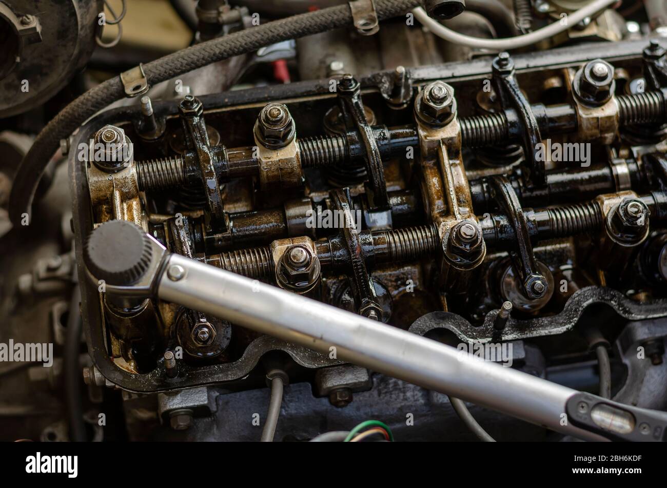 El método de apriete de los tornillos de la culata. Parte 6 de 6