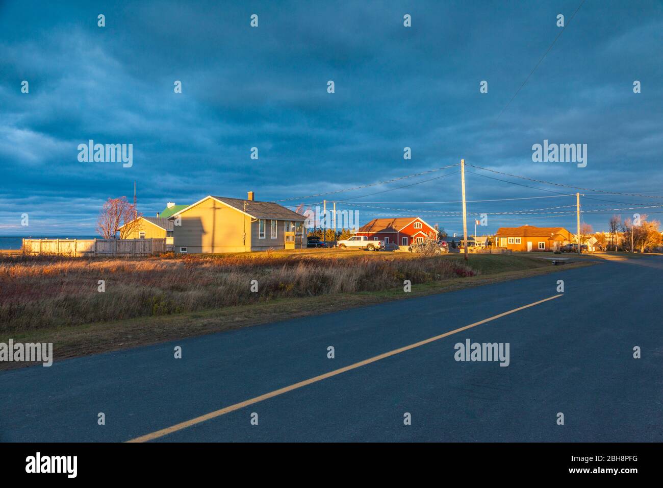 Invertir cae a lo largo del Río San Juan, en San Juan, la Bahía de Fundy, Fundy unidad costera, la Highway 1, New Brunswick, Canadá Fotografía de stock - Alamy